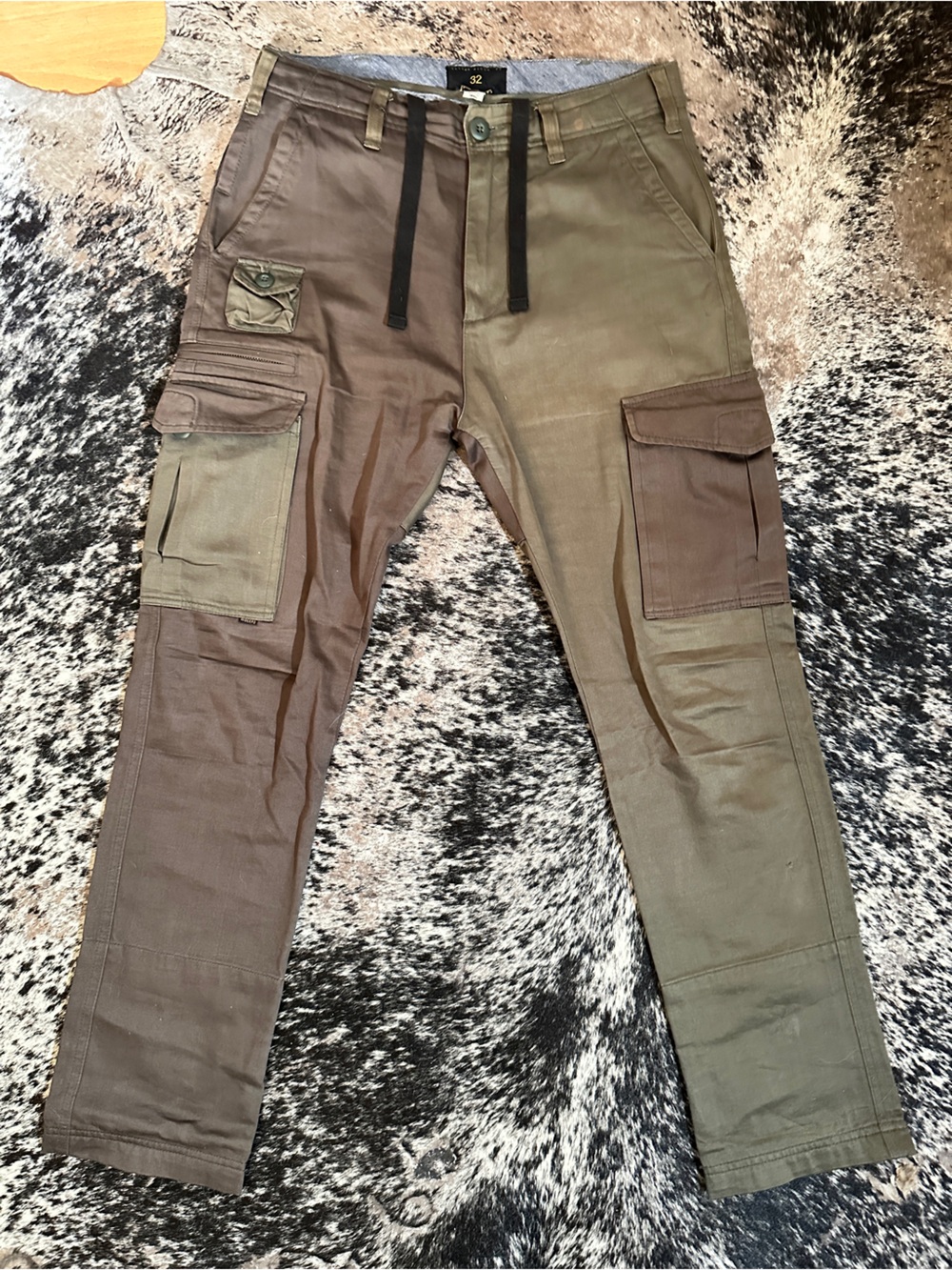 Men's 10-Deep Dual-Tone Cargo Pants - Olive/Brown